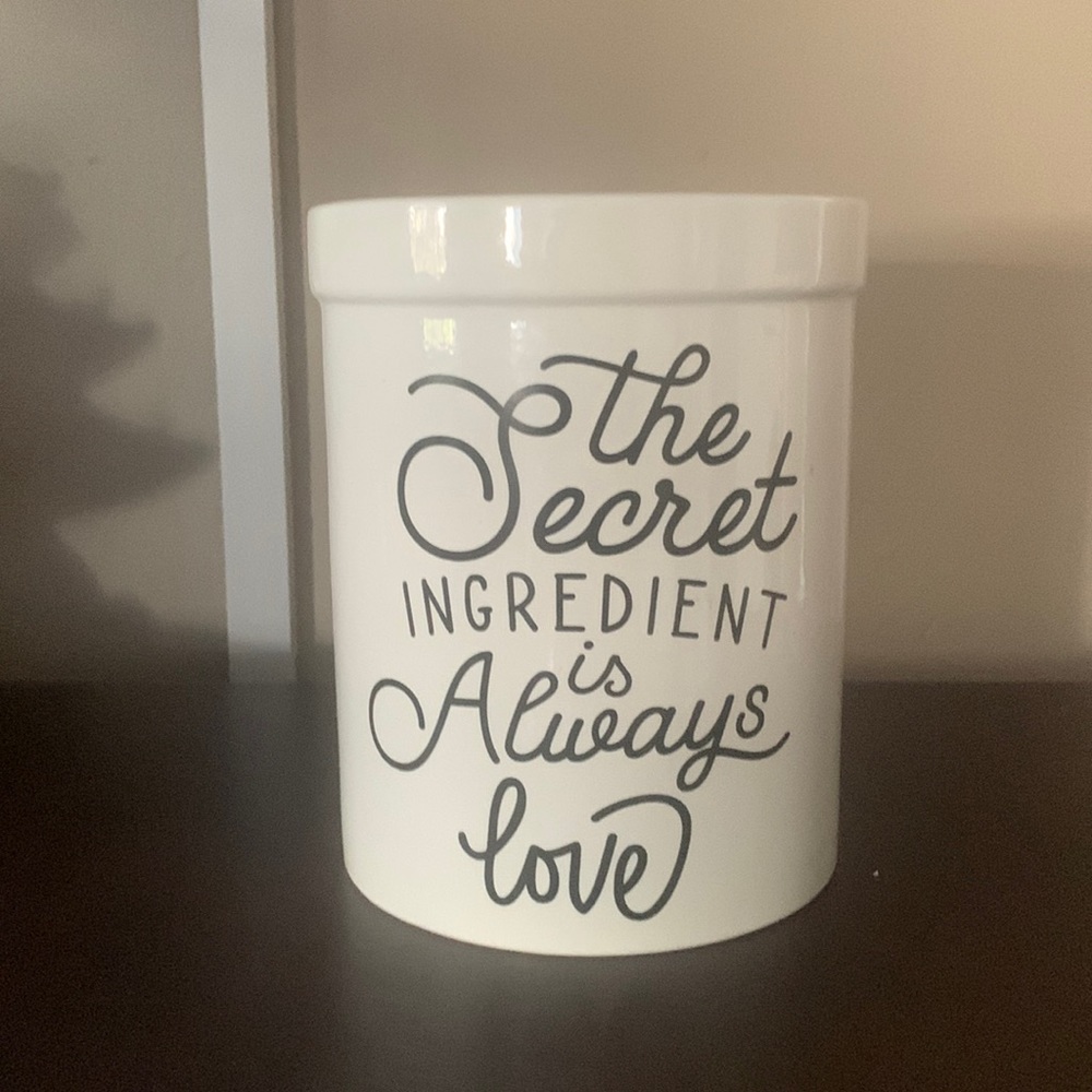 Cute kitchen utensil holder